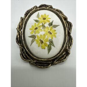 VTG Gold Tone Framed Porcelain Painted Floral Cameo Style Brooch Pendant Yellow
